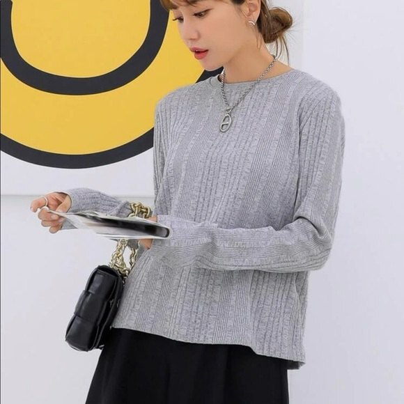 DAZY Shein Grey Ribbed Knit Round Neck Long Sleeved Tee Sweater - Picture 1 of 5